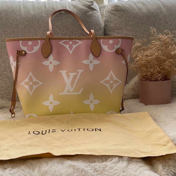 Limited edition Louis Vuitton tote - Picture 1 of 7